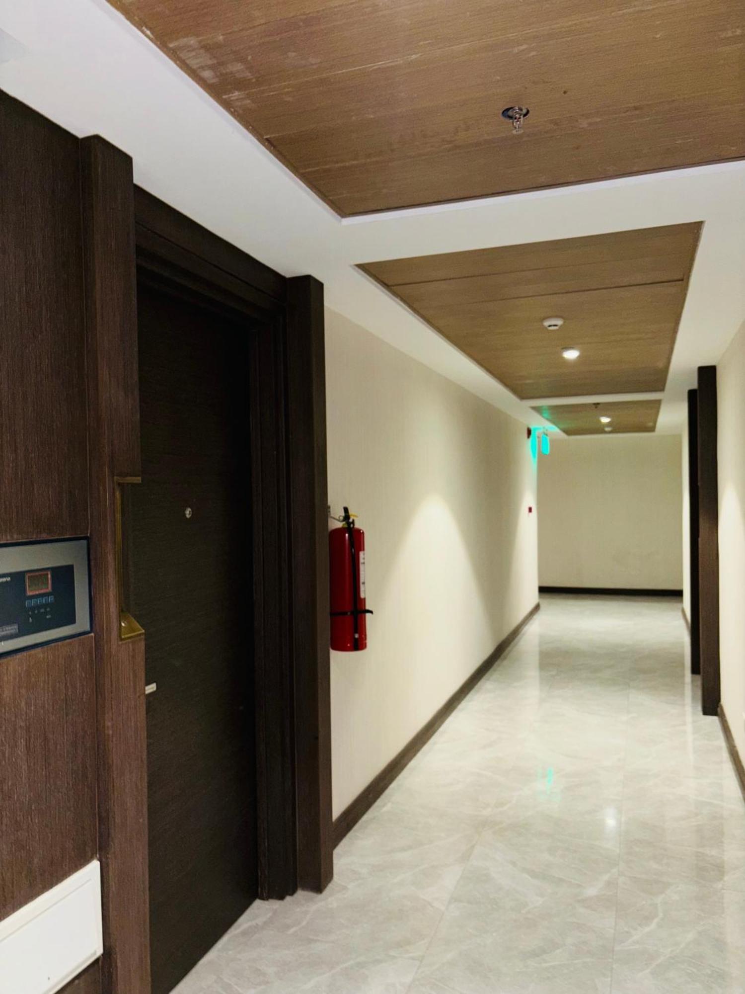 One Euphoria Prime Suite Hotel Angeles Exterior photo